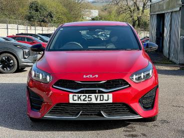 SPOTICAR Kia Ceed Cee-d 1.5 T-gdi Gt-line Euro 6 (s/s) 5dr Used Car - Saloon Petrol Red - Pontypridd - 1200591354_2