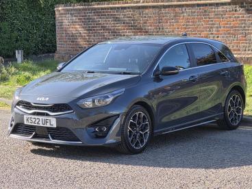 SPOTICAR Kia Ceed Cee-d 1.5 T-gdi Gt-line Euro 6 (s/s) 5dr Used Car - Saloon Petrol Grey - Hemel Hempstead - 1200598879_3