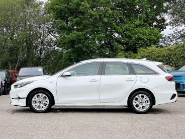 SPOTICAR Kia Ceed Cee-d 1.5 T-gdi 2 Sportswagon Euro 6 (s/s) 5dr Used Car - Estate Petrol White - Pontypridd - 1200599910_4