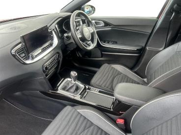 SPOTICAR Kia Ceed Cee-d 1.5 T-gdi Gt-line Euro 6 (s/s) 5dr Used Car - Saloon Petrol Red - Wallsend - 1200606740_3