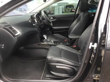 SPOTICAR Kia Ceed Cee-d 1.4 T-gdi First Edition Dct Euro 6 (s/s) 5dr Used Car - Saloon Petrol Black - Boston - 1200608411_3