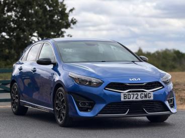 SPOTICAR Kia Ceed Cee-d 1.5 T-gdi Gt-line Euro 6 (s/s) 5dr Used Car - Saloon Petrol Blue - Balsall Common - 1200621869_1