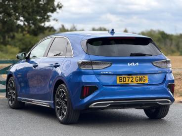 SPOTICAR Kia Ceed Cee-d 1.5 T-gdi Gt-line Euro 6 (s/s) 5dr Used Car - Saloon Petrol Blue - Balsall Common - 1200621869_4