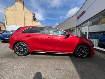 SPOTICAR Kia Ceed Cee-d 1.5 T-gdi Gt-line Euro 6 (s/s) 5dr Used Car - Saloon Petrol Red - Malton - 1200622083_3