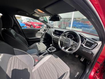 SPOTICAR Kia Ceed Cee-d 1.5 T-gdi Gt-line Euro 6 (s/s) 5dr Used Car - Saloon Petrol Red - Malton - 1200622083_4
