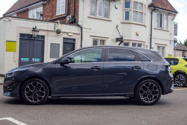 SPOTICAR Kia Ceed Cee-d 1.5 T-gdi Gt-line Euro 6 (s/s) 5dr Used Car - Saloon Petrol Grey - Hinckley - 1200623909_5