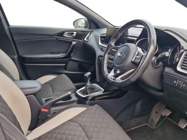 SPOTICAR Kia Ceed Cee-d 1.0 T-gdi Gt-line Euro 6 (s/s) 5dr Used Car - Saloon Petrol Grey - Burton-on-trent - 1200640292_5