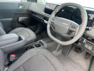 SPOTICAR Kia Ev2 61kwh Air Auto 5dr Used Car - Suv Electric White - Sheffield - 1200637167_5