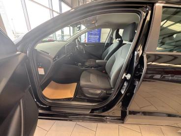 SPOTICAR Kia Niro 64.8kwh 2 Auto 5dr Used Car - Suv Electric Black - Ashington - 1200535459_2