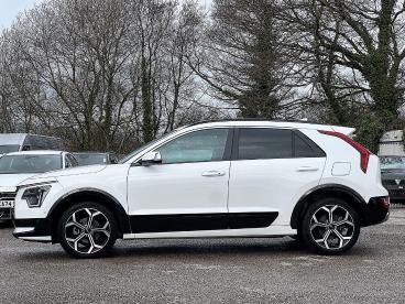 SPOTICAR Kia Niro 1.6h Gdi 4 Dct Euro 6 (s/s) 5dr Used Car - Suv Hybrid White - Pontypridd - 1200581164_4