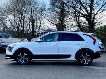 SPOTICAR Kia Niro 1.6h Gdi 3 Dct Euro 6 (s/s) 5dr Used Car - Suv Hybrid White - Pontypridd - 1200586686_4