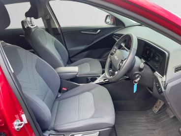SPOTICAR Kia Niro 1.6h Gdi 2 Dct Euro 6 (s/s) 5dr Used Car - Suv Hybrid Red - Clacton-on-sea - 1200592662_4