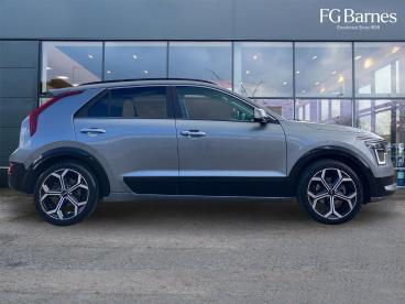 SPOTICAR Kia Niro 1.6h Gdi 4 Dct Euro 6 (s/s) 5dr Used Car - Suv Hybrid Grey - Guildford - 1200605132_2