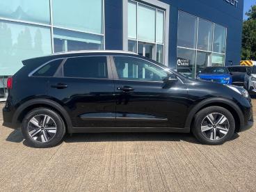 SPOTICAR Kia Niro 1.6 Gdi 2 Dct Euro 6 (s/s) 5dr Used Car - Suv Hybrid Black - Kettering - 1200607500_2