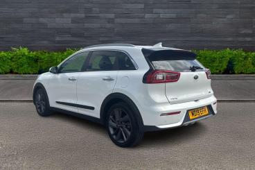 SPOTICAR Kia Niro 1.6 Gdi 4 Dct Euro 6 (s/s) 5dr Used Car - Suv Hybrid White - Telford - 1200618735_5