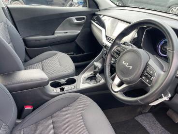 SPOTICAR Kia Niro 1.6 Gdi 2 Dct Euro 6 (s/s) 5dr Used Car - Suv Hybrid Black - Bridgend - 1200624636_3