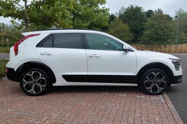 SPOTICAR Kia Niro 1.6h Gdi 3 Dct Euro 6 (s/s) 5dr Used Car - Suv Hybrid White - Littlehampton - 1200630612_2