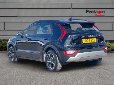 SPOTICAR Kia Niro 1.6 Gdi 11.1kwh 2 Dct Euro 6 (s/s) 5dr Used Car - Suv Plug-in Hybrid Black - Sheffield - 1200633062_2
