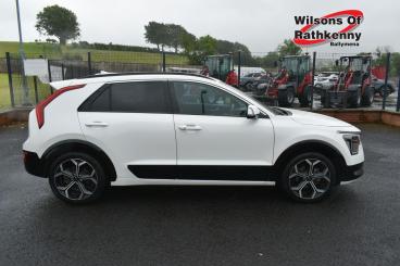 SPOTICAR Kia Niro 1.6h Gdi 3 Dct Euro 6 (s/s) 5dr Used Car - Suv Hybrid White - Ballymena County Antrim - 1200633908_5