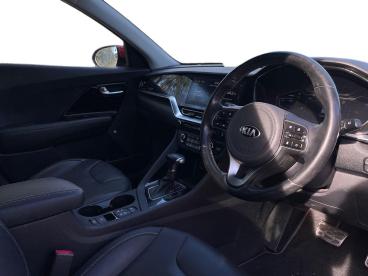 SPOTICAR Kia Niro 1.6 Gdi 4 Dct Euro 6 (s/s) 5dr Used Car - Suv Hybrid Red - Gloucester - 1200642570_3