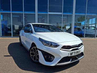 SPOTICAR Kia Ceed Pro Ceed 1.5 T-gdi Gt-line Shooting Brake Euro 6 (s/s) 5dr Used Car - Estate Petrol White - Boston - 1200599870_1