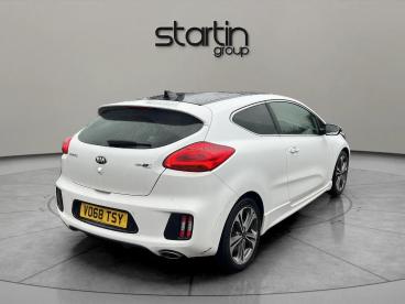 SPOTICAR Kia Ceed Pro Ceed 1.6 Crdi Gt-line S Dct Euro 6 (s/s) 3dr Used Car - Saloon Diesel White - Redditch - 1200600587_5