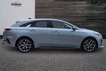 SPOTICAR Kia Ceed Pro Ceed 1.4 T-gdi Gt-line Lunar Edition Shooting Brake Eur Used Car - Estate Petrol Silver - Wrexham - 1200613850_2