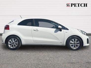 SPOTICAR Kia Rio 1.25 Sr7 Euro 6 3dr Used Car - City Car Petrol White - Darlington - 1200617306_2
