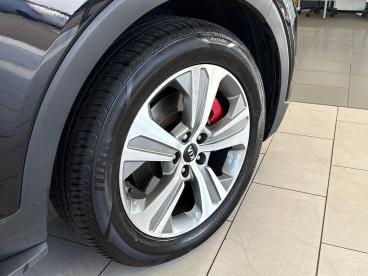 SPOTICAR Kia Sorento 2.2 Crdi Gt-line S Auto Awd Euro 6 (s/s) 5dr Used Car - Suv Diesel Black - Bridgend - 1200529896_4