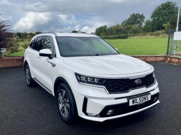 SPOTICAR Kia Sorento 1.6 H T-gdi 3 Auto Awd Euro 6 (s/s) 5dr Used Car - Suv Hybrid White - Ballymena County Antrim - 1200542195_1