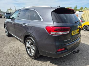 SPOTICAR Kia Sorento 2.2 Crdi Kx-4 Auto Awd Euro 6 5dr Used Car - Suv Diesel Grey - Salisbury - 500596429_4