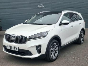 SPOTICAR Kia Sorento 2.2 Crdi Kx-3 Auto Awd Euro 6 (s/s) 5dr Used Car - Suv Diesel White - Ashington - 1200612666_3