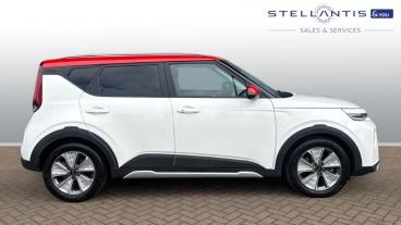 SPOTICAR Kia Soul 64kwh First Edition Auto 5dr Used Car - Suv Electric White - London - 1200586259_2