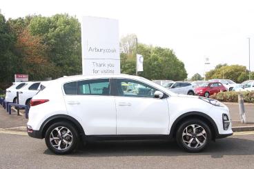 SPOTICAR Kia Sportage 1.6 Gdi 2 Euro 6 (s/s) 5dr Used Car - Suv Petrol White - Walsall - 1200631304_2