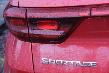 SPOTICAR Kia Sportage 1.6 Crdi 2 Dct Euro 6 (s/s) 5dr Used Car - Suv Diesel Red - Lichfield - 1200641380_4