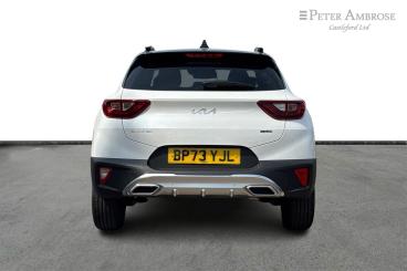 SPOTICAR Kia Stonic 1.0 T-gdi Mhev Gt-line S Dct Euro 6 (s/s) 5dr Used Car - Suv Hybrid White - Castleford - 1200516287_4