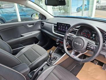 SPOTICAR Kia Stonic 1.0 T-gdi Mhev Gt-line S Euro 6 (s/s) 5dr Used Car - Suv Hybrid Blue - Boston - 1200519968_3