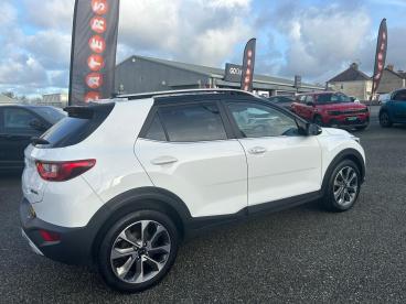 SPOTICAR Kia Stonic 1.0 T-gdi Mhev Connect Euro 6 (s/s) 5dr Used Car - Suv Hybrid White - Colwyn Bay - 1200553821_3