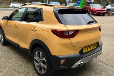 SPOTICAR Kia Stonic 1.0 T-gdi Mhev Gt-line S Dct Euro 6 (s/s) 5dr Used Car - Suv Hybrid Yellow - Farningham - 1200556286_4
