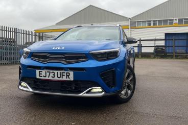 SPOTICAR Kia Stonic 1.0 T-gdi Mhev Gt-line S Dct Euro 6 (s/s) 5dr Used Car - Suv Hybrid Blue - Dartford - 1200583805_2