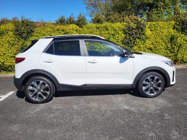 SPOTICAR Kia Stonic 1.0 T-gdi Mhev Connect Dct Euro 6 (s/s) 5dr Used Car - Suv Hybrid White - Llangefni - 1200592856_3