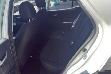 SPOTICAR Kia Stonic 1.0 T-gdi 2 Euro 6 (s/s) 5dr Used Car - Suv Petrol White - Dartford - 1200624934_5
