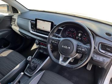 SPOTICAR Kia Stonic 1.0 T-gdi Mhev Gt-line S Euro 6 (s/s) 5dr Used Car - Suv Hybrid White - Lincoln - 1200632382_5