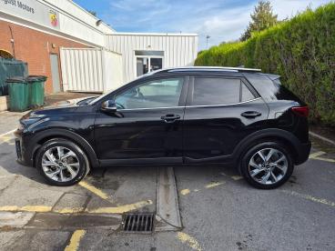 SPOTICAR Kia Stonic 1.0 T-gdi Mhev Gt-line S Dct Euro 6 (s/s) 5dr Used Car - Suv Hybrid Black - Salisbury - 500637994_3