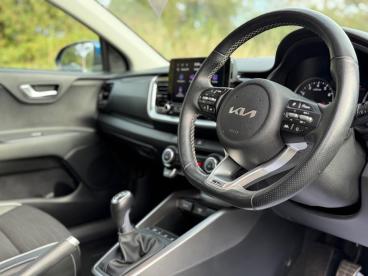 SPOTICAR Kia Stonic 1.0 T-gdi Mhev Gt-line S Euro 6 (s/s) 5dr Used Car - Suv Hybrid Blue - Balsall Common - 1200638006_2