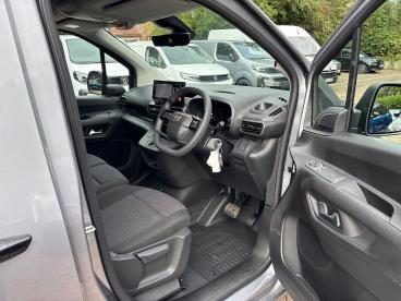 SPOTICAR Kia Stonic 1.0 T-gdi Mhev Gt-line Dct Euro 6 (s/s) 5dr Used Car - Suv Hybrid Grey - Tonbridge - 1200642194_5