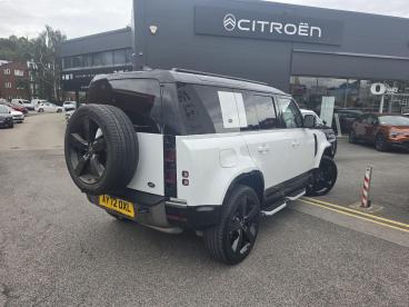 SPOTICAR Land Rover Defender 3.0 D250 Mhev X-dynamic S Auto 4wd Euro 6 (s/s) 5d Used Car - Suv Diesel White - Wakefield - 1200631471_4