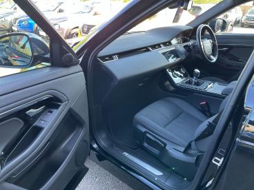 SPOTICAR Land Rover Range Rover Evoque 2.0 D150 R-dynamic Fwd Euro 6 (s/s) 5dr Used Car - Suv Diesel Black - Peterborough - 1200624028_2
