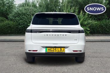 SPOTICAR Leapmotor C10 69.9kwh Auto 5dr Used Car - Suv Electric White - Basingstoke - 1200613771_4