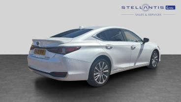 SPOTICAR Lexus Es 2.5 300h E-cvt Euro 6 (s/s) 4dr Used Car - Saloon Hybrid White - Leicester - 1200602463_3